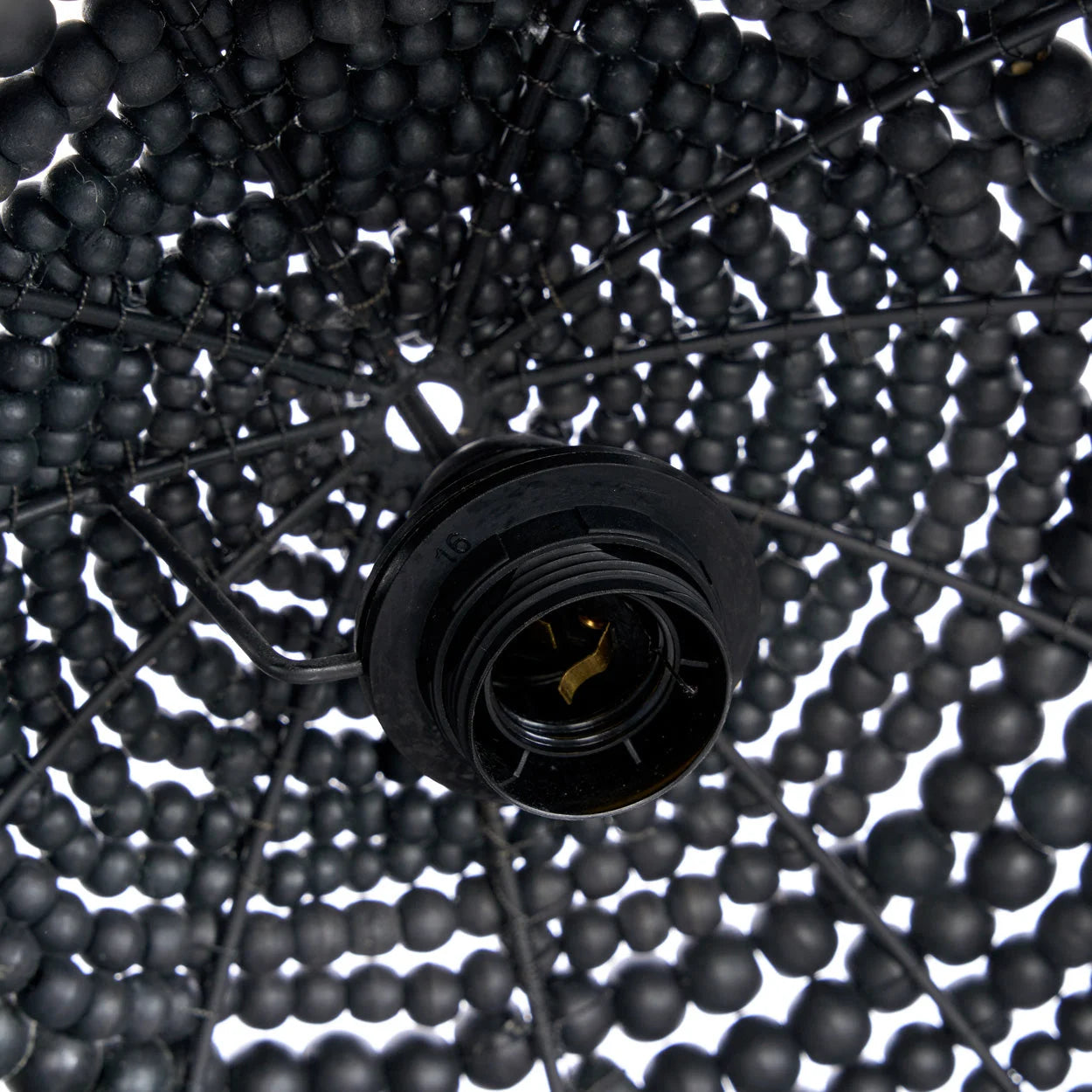 Suspension dôme en perles de bois noir mat Ø48 cm avec douille E14