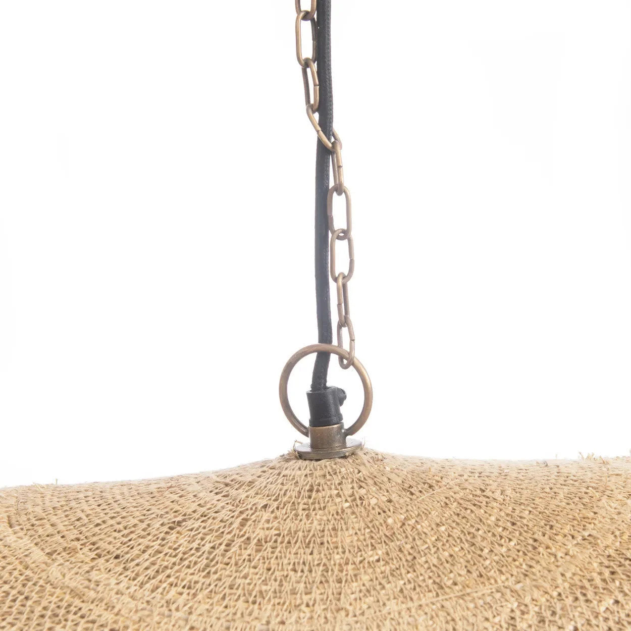 Abat-jour en fibre tressée beige sable avec chaîne et anneau en métal pour suspension