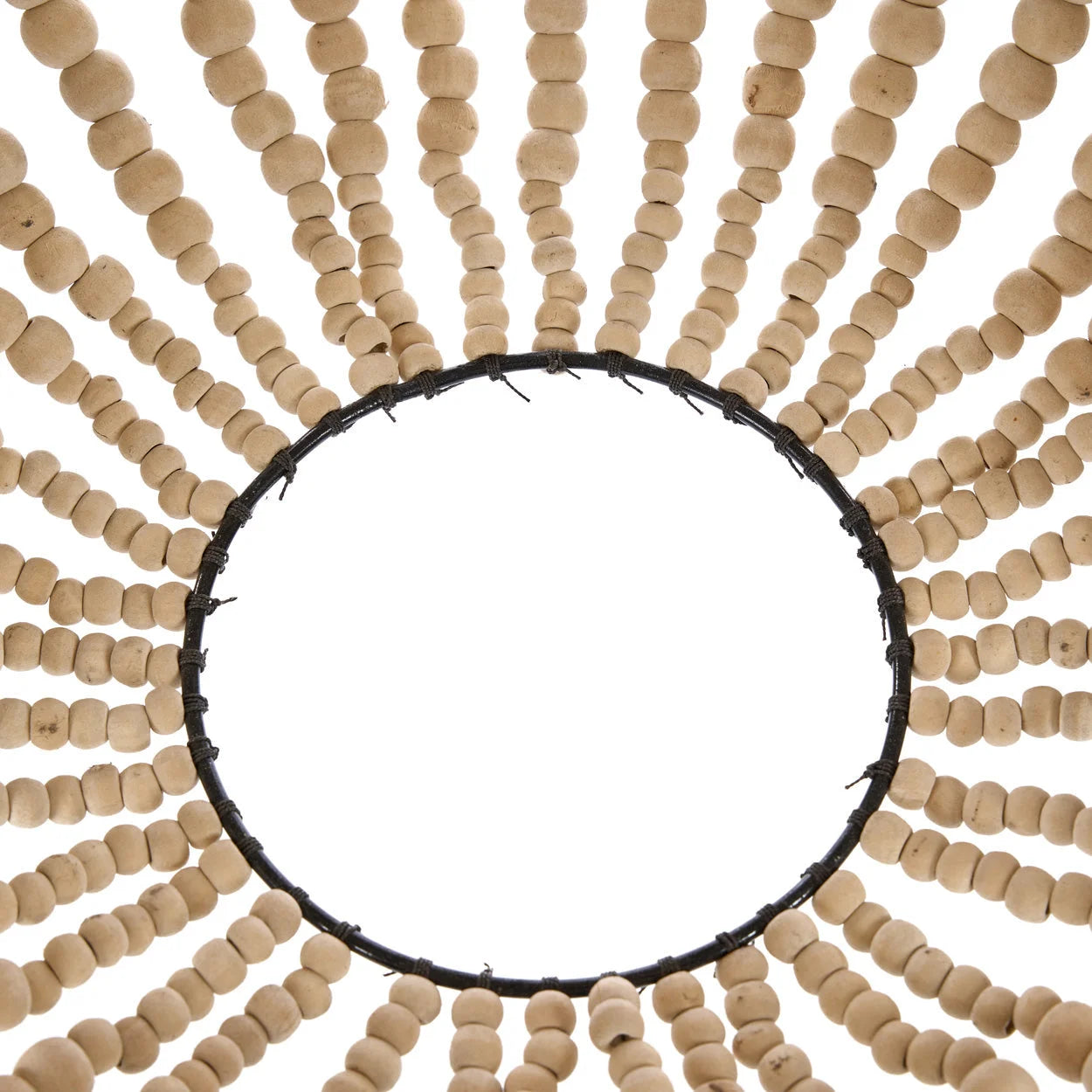 Lustre goutte en perles de bois naturelles beige sur cadre métal noir H73 cm