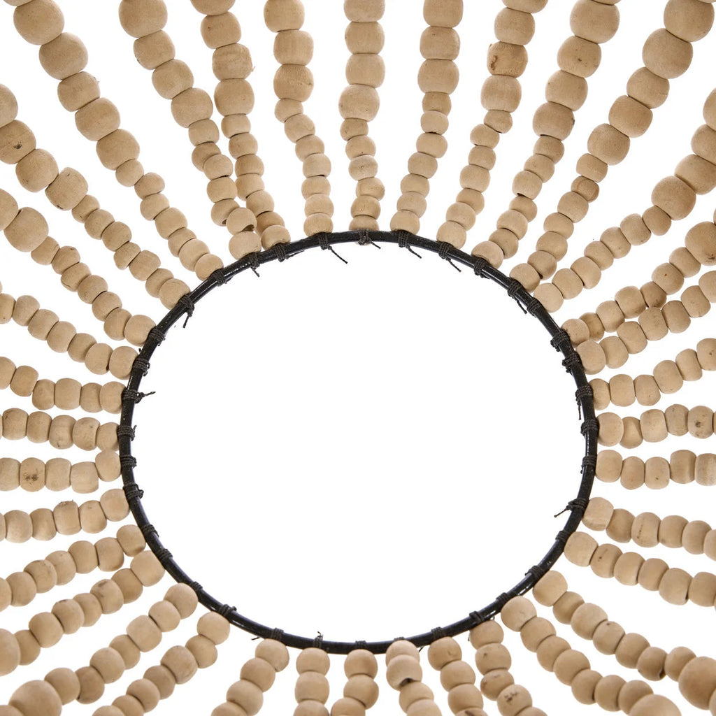 Suspension goutte en perles de bois naturelles beige avec cadre métal noir, H73 cm