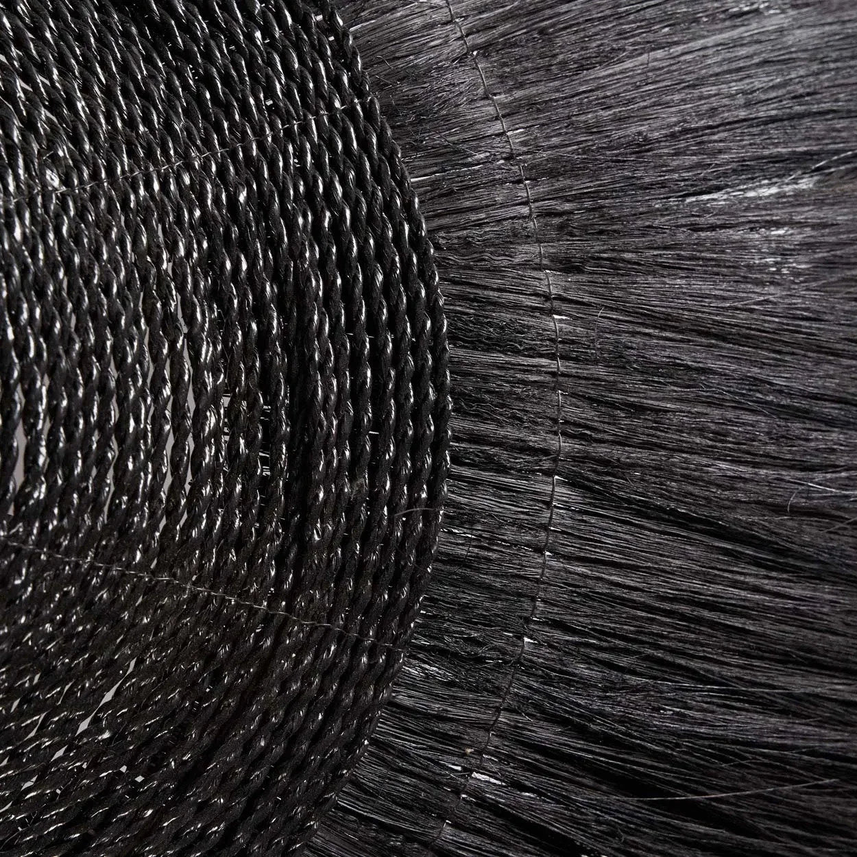 Suspension en herbe noire tressée avec franges bohèmes, Ø100 cm