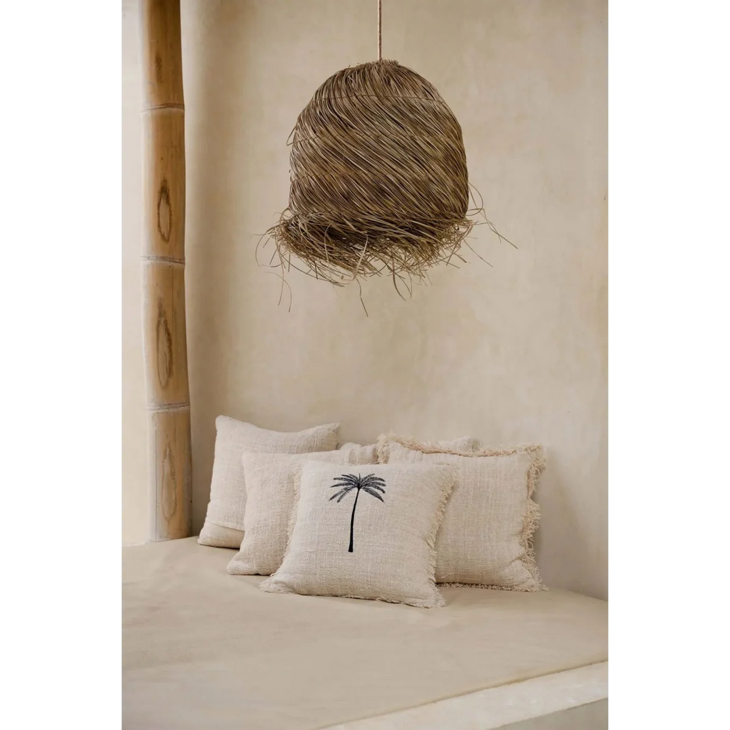 Suspension en herbe tressée naturelle ronde avec bords effilochés, diamètre 50 cm