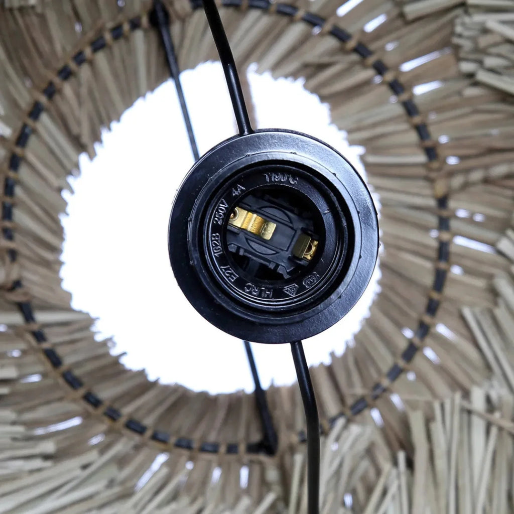 Abat-jour en paille tressée naturelle avec support E27 noir et câblage pour suspension