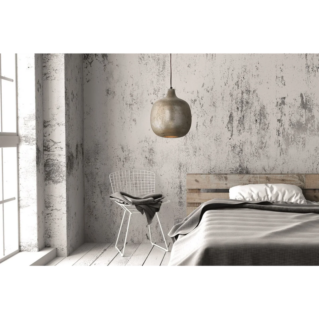 Luminaire Hängelampe Mican 100 Hellbronze dans une chambre avec mur à finition distressed