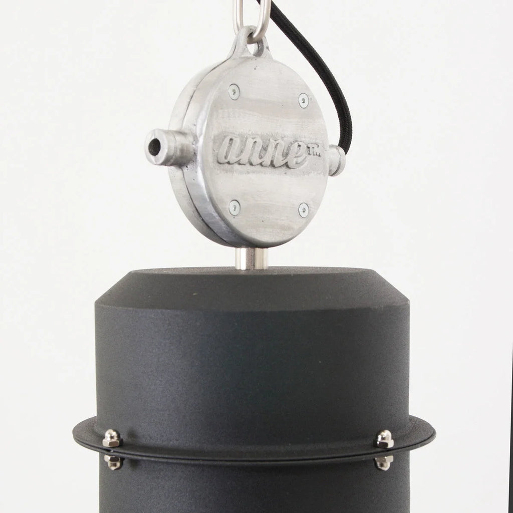 Suspension industrielle en métal noir et verre strié transparent diamètre 41 cm