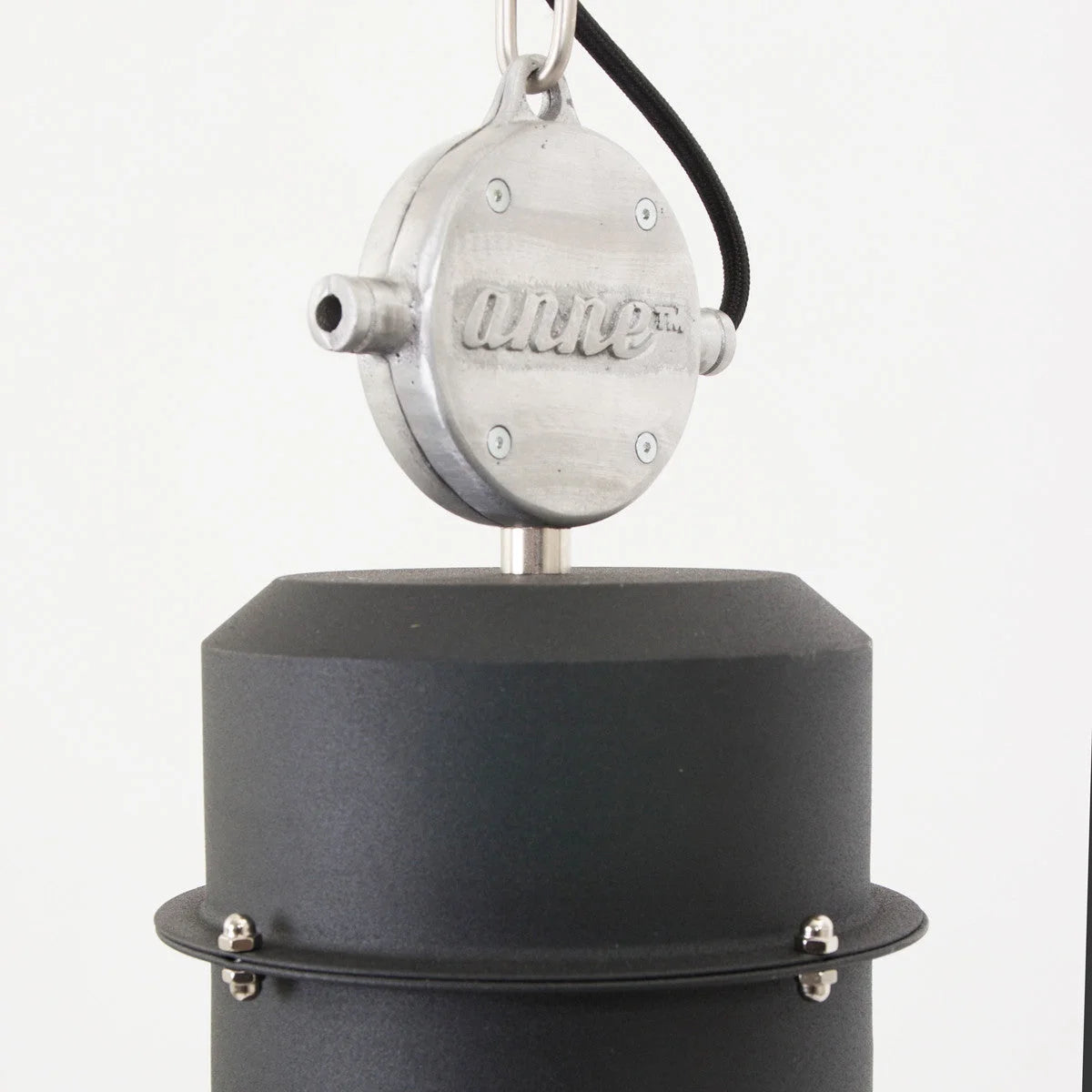 Suspension industrielle en métal noir et verre strié transparent diamètre 41 cm