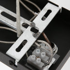 Boîte de dérivation électrique avec bornes et support de fixation pour Suspension linéaire en métal noir abat-jours tissu taupe 140x30 cm