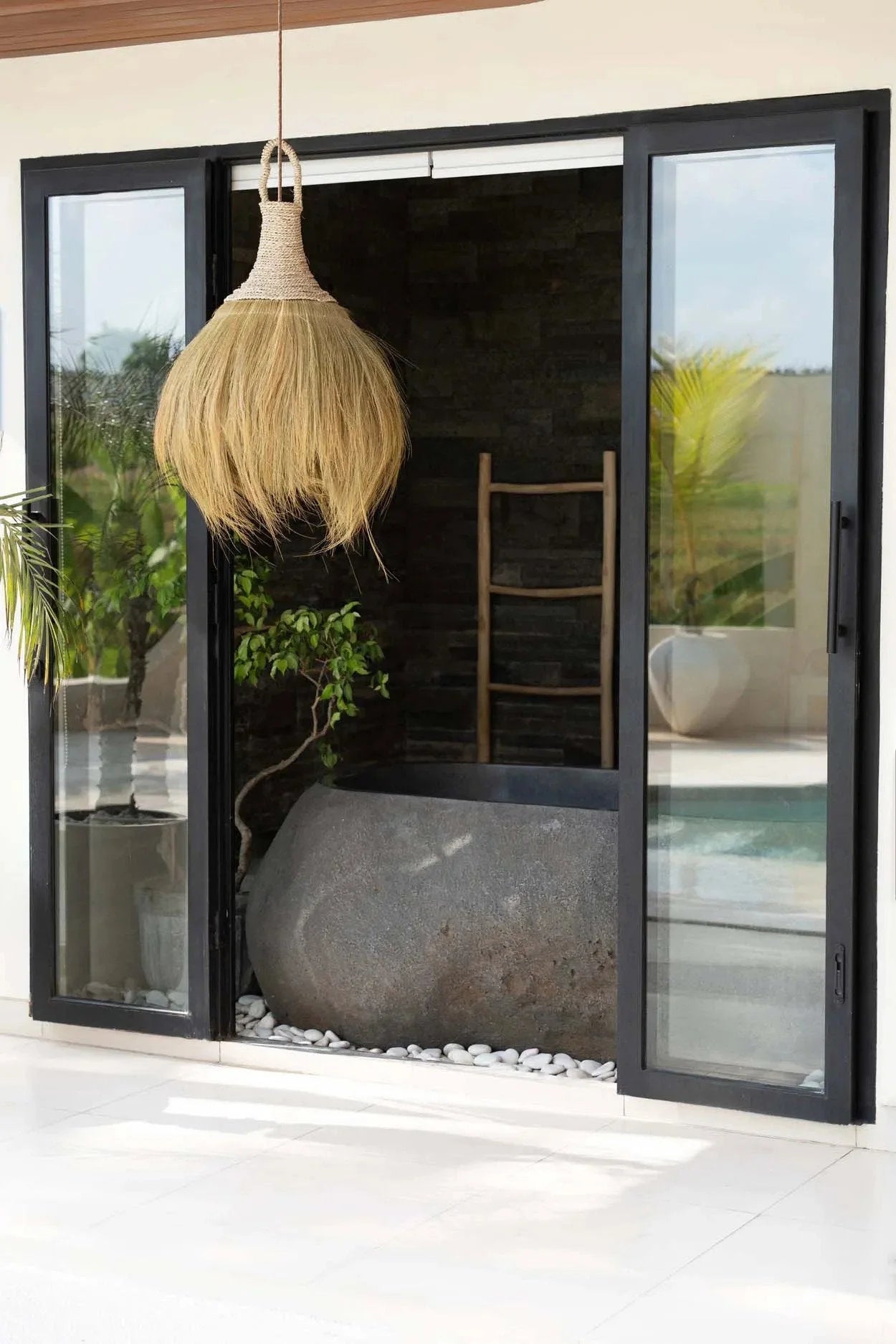 Suspension mendong tressée naturelle à franges Ø50 cm pour salon