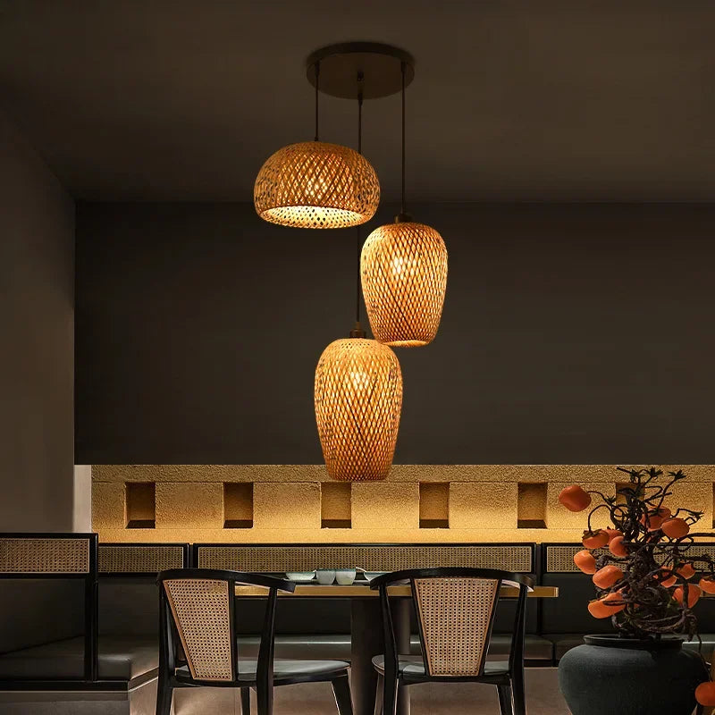 Suspension multiple en bambou avec trois lumières, design en grappe

