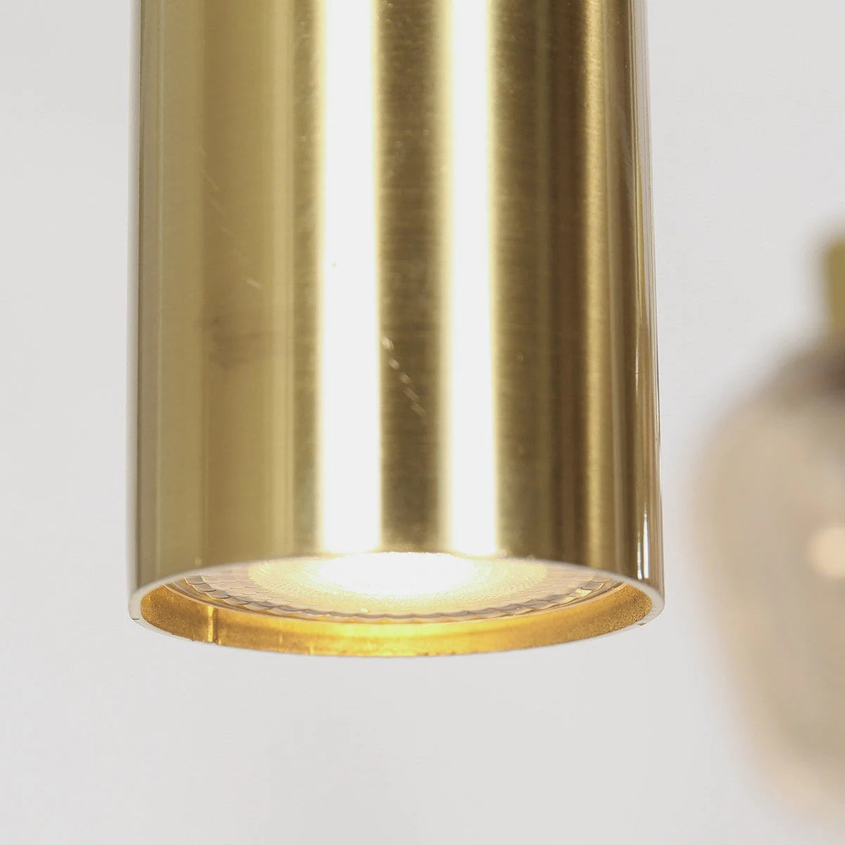 Suspension multiple en verre ambré et laiton doré pour éclairage chaleureux – 140x44 cm