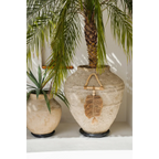 Urne en raphia naturel avec macrame feather, suspension murale triangle 60x25 cm
