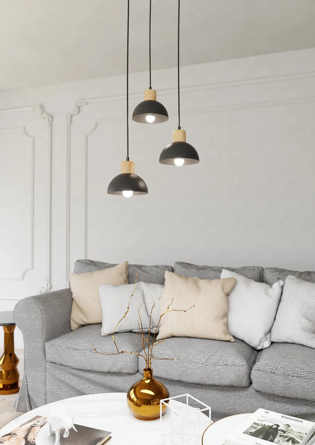 Trois suspensions noires en métal mat avec accents bois, Ø30 cm