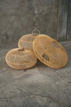 Trois pièges à poissons en bambou tissé pour suspension ovale en rotin naturel Ø40 cm