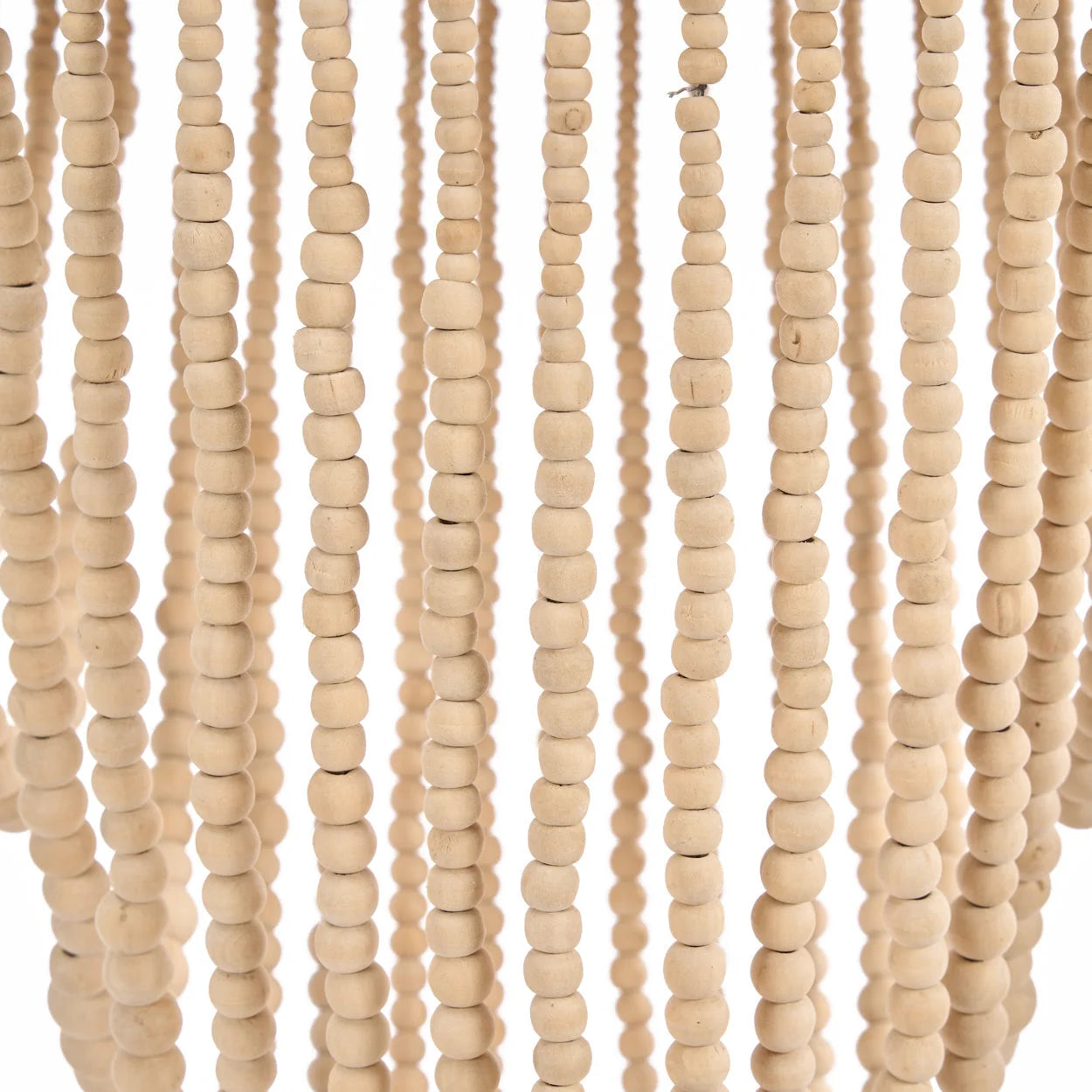 Suspension en perles de bois naturel beige silhouette goutte H80 cm