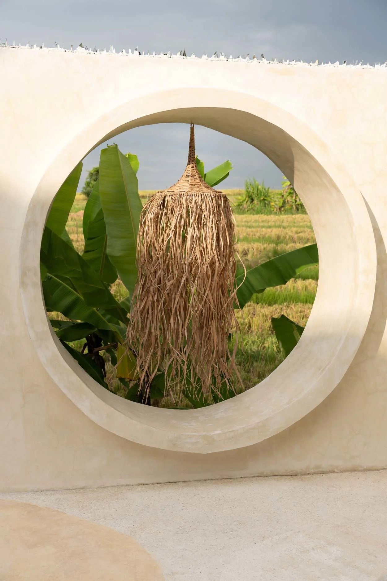 Abat-jour en paille avec franges pour suspension en raphia et rotin naturel Ø70 cm