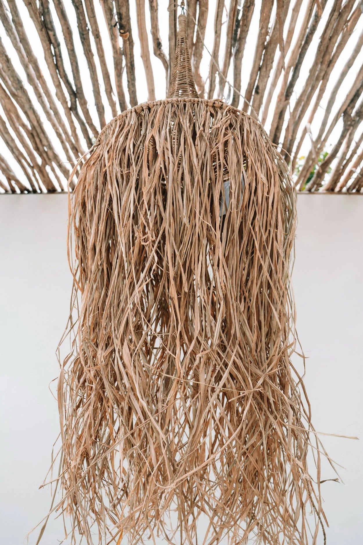 Suspension en raphia et rotin naturel de 70 cm, éclairage en fibres naturelles style chaume