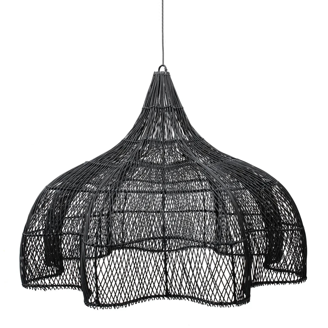 Suspension en rotin ajouré noir avec pendentif en tissage, forme de fleur XL à Ø110 cm