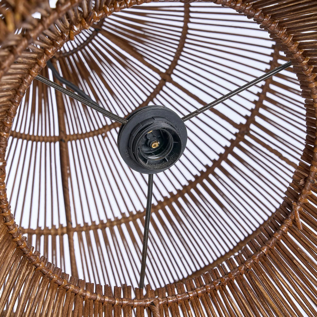 Abat-jour en rotin ajouré brun avec support métal noir central, forme goutte Ø80 cm