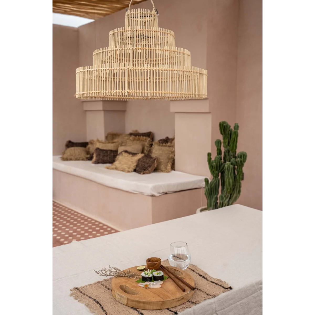 Lustre en bambou en forme conique naturelle de Ø51 cm, design suspendu élégant