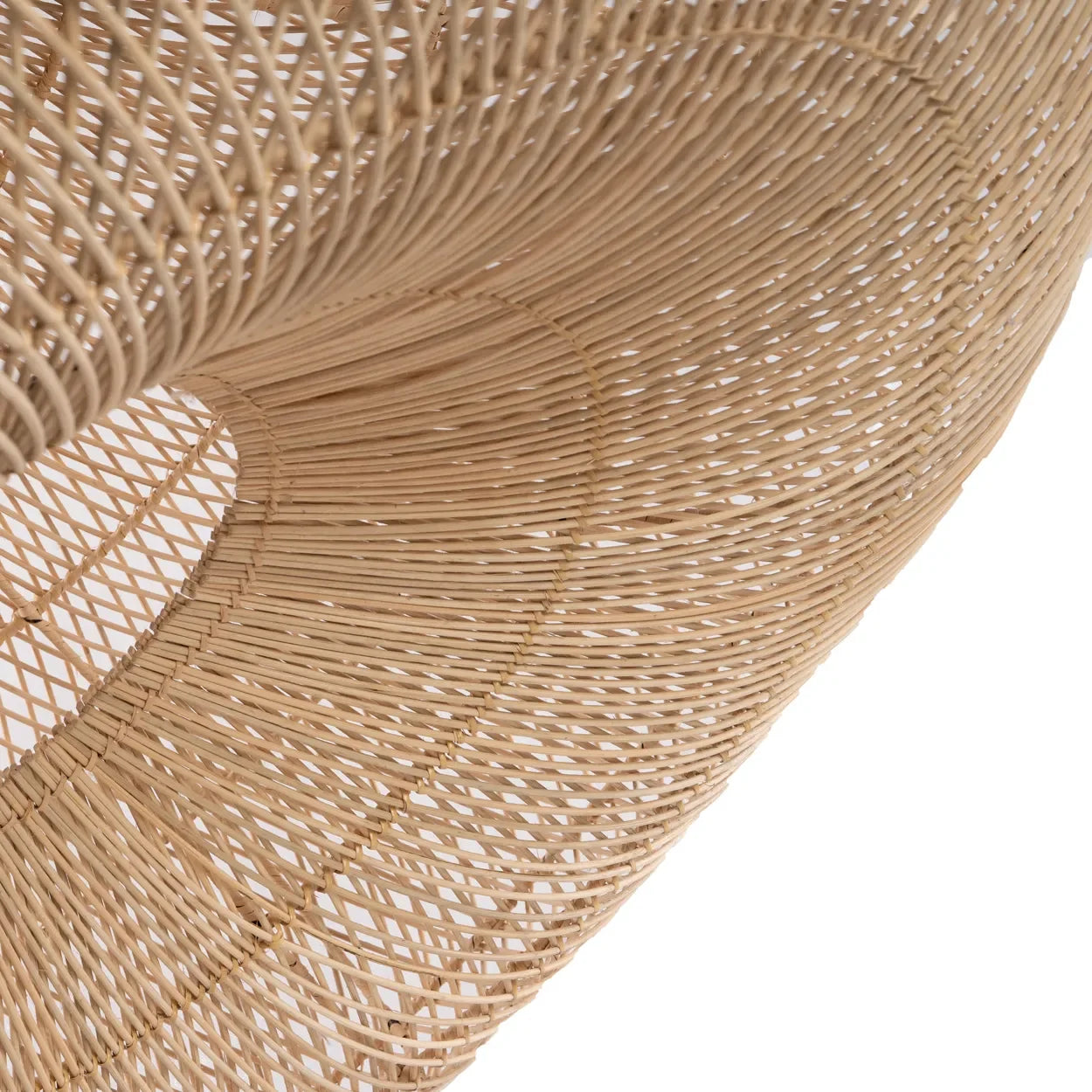 Détails du mobilier en rotin naturel suspendu forme cloche diamètre 75 cm