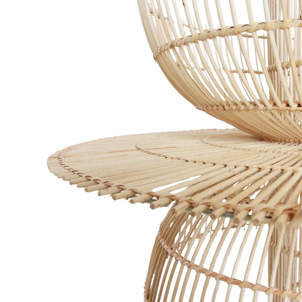 Suspension en rotin naturel forme fleur ajourée Ø65 cm