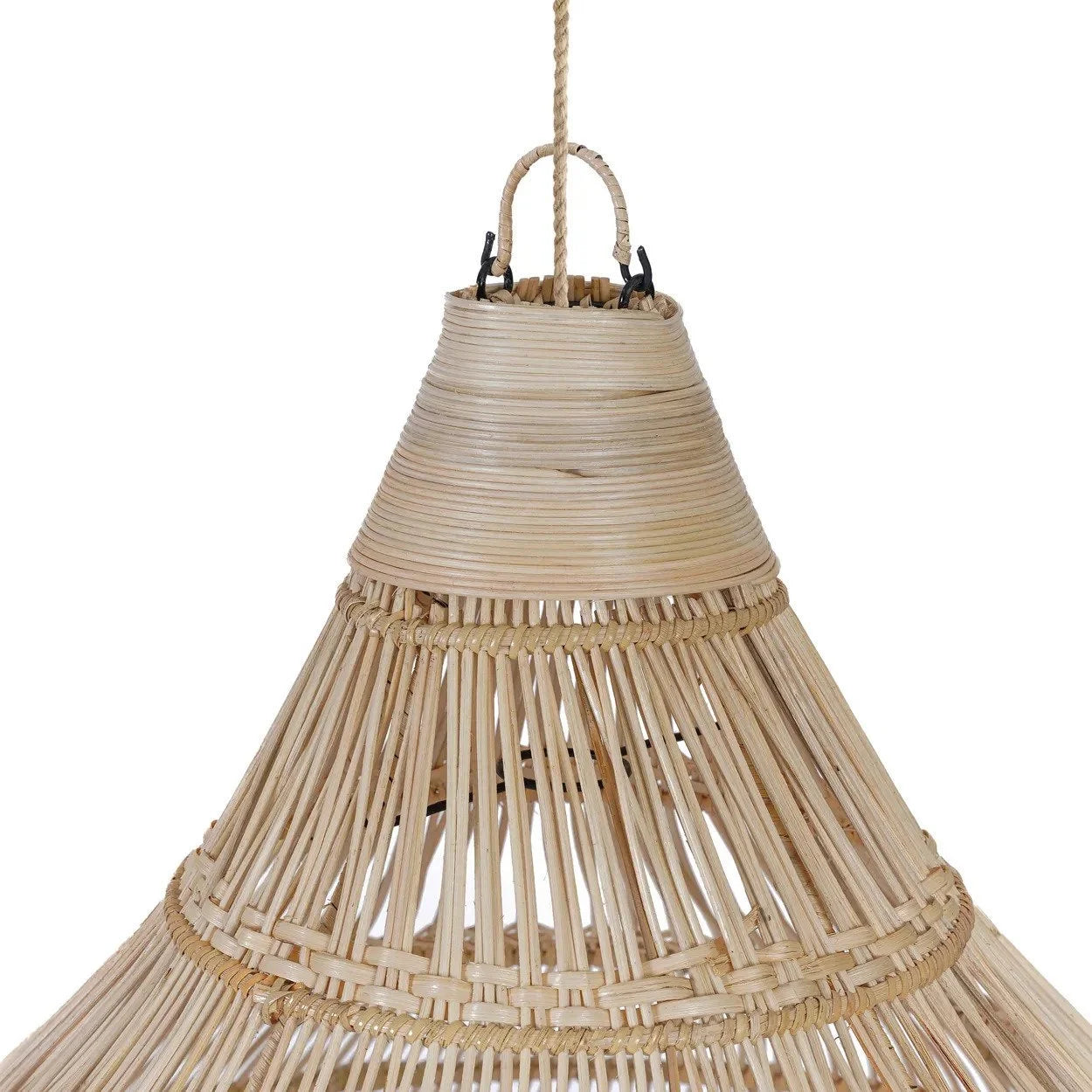 Suspension en rotin naturel forme goutte tressée ajourée diamètre 55 cm