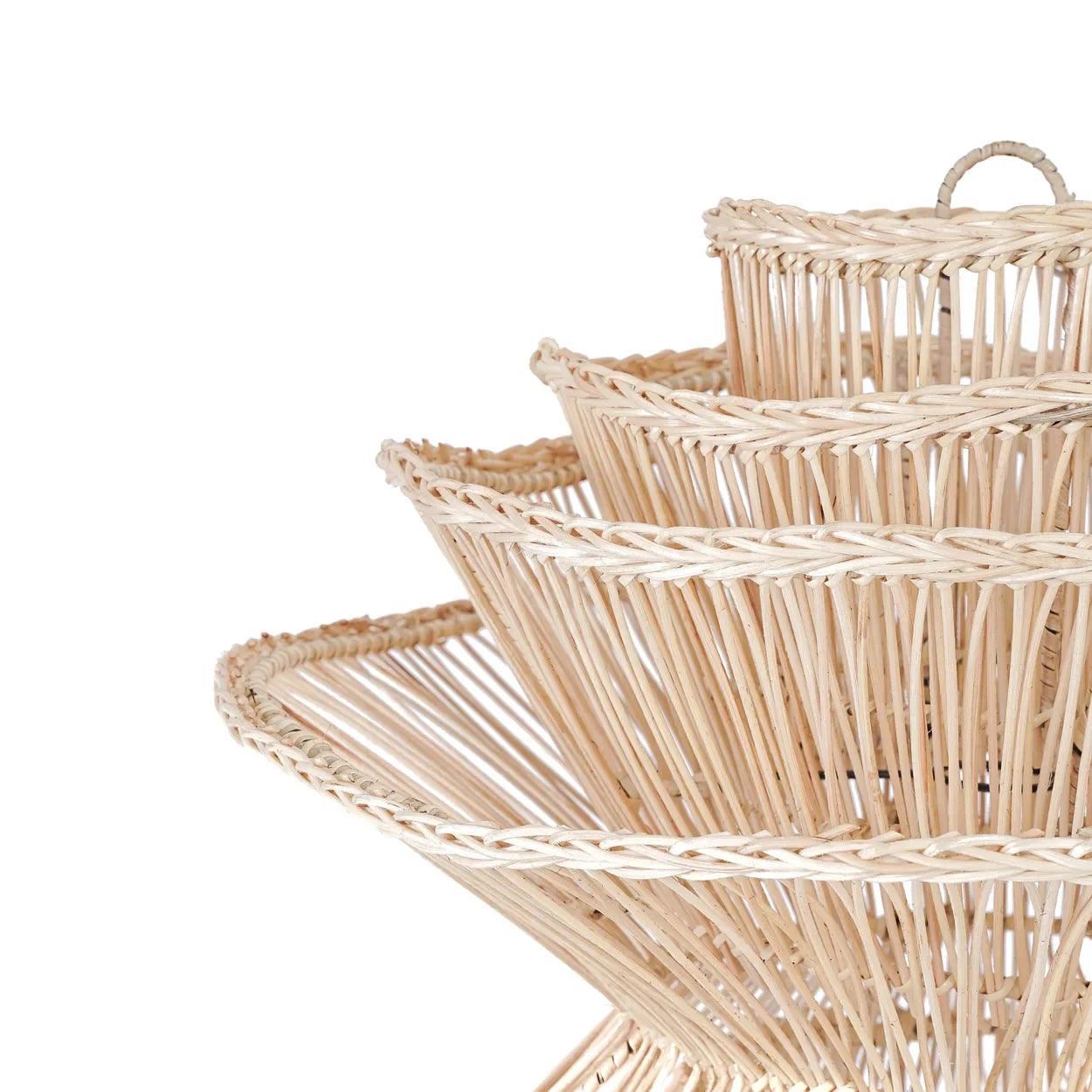Support en rotin naturel avec étages pour rangement élégant et organique