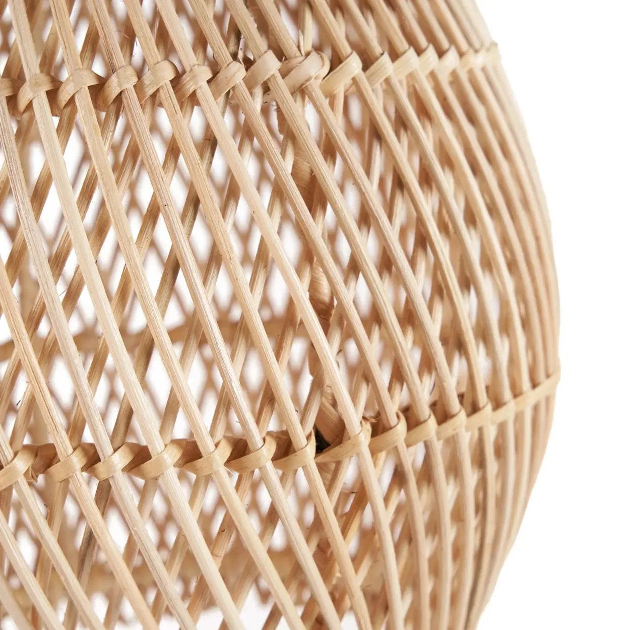 Suspension en rotin naturel tressé forme ovale – Ø20 cm