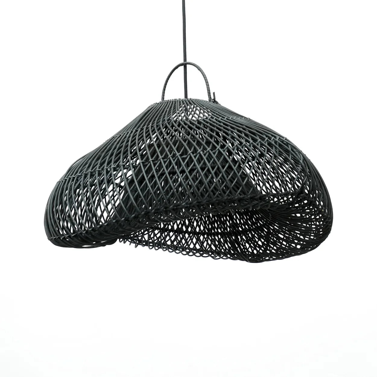 Suspension en rotin noir 60 cm forme nuage artisanale