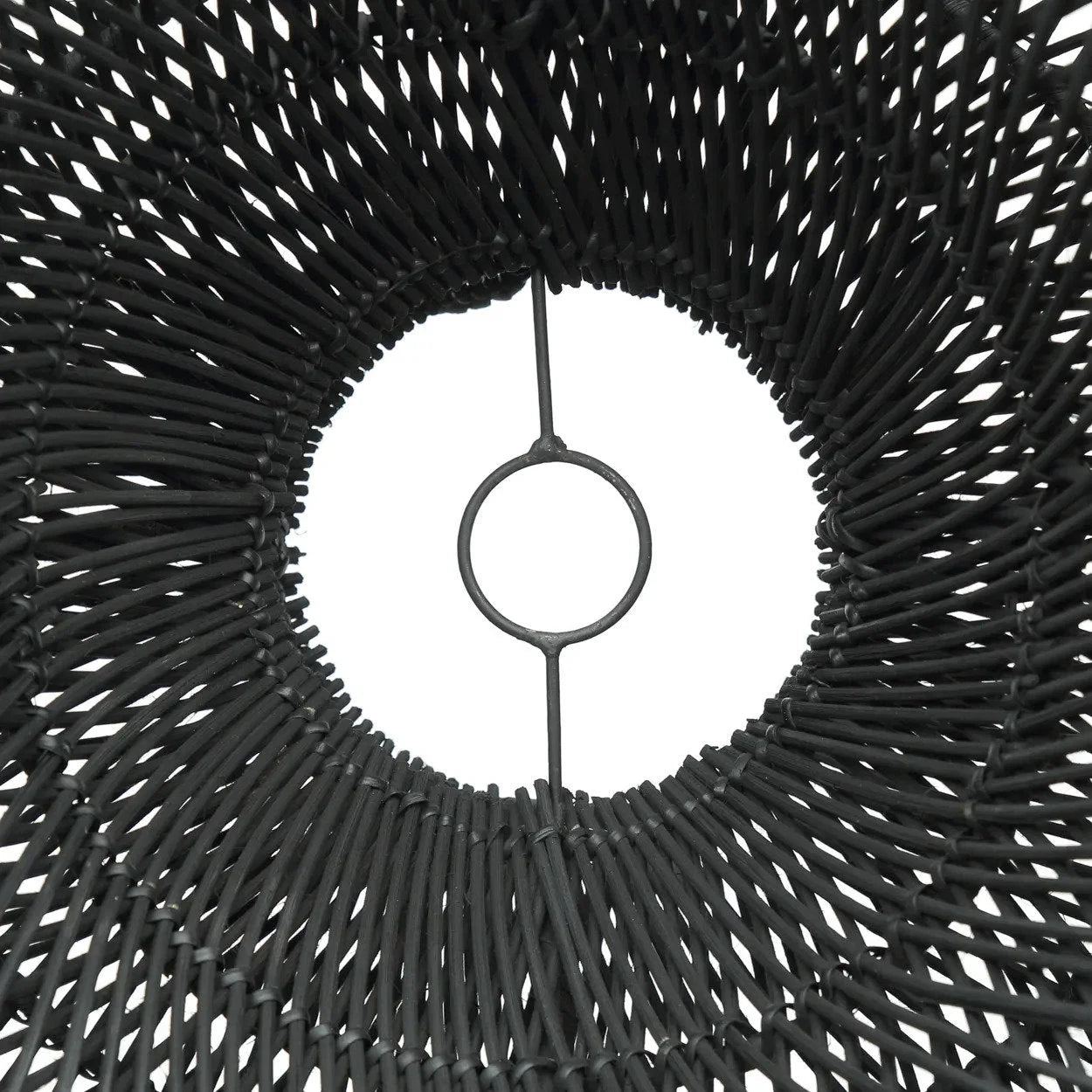 Suspension en rotin noir 60 cm forme nuage artisanale avec abat-jour en rotin tissé