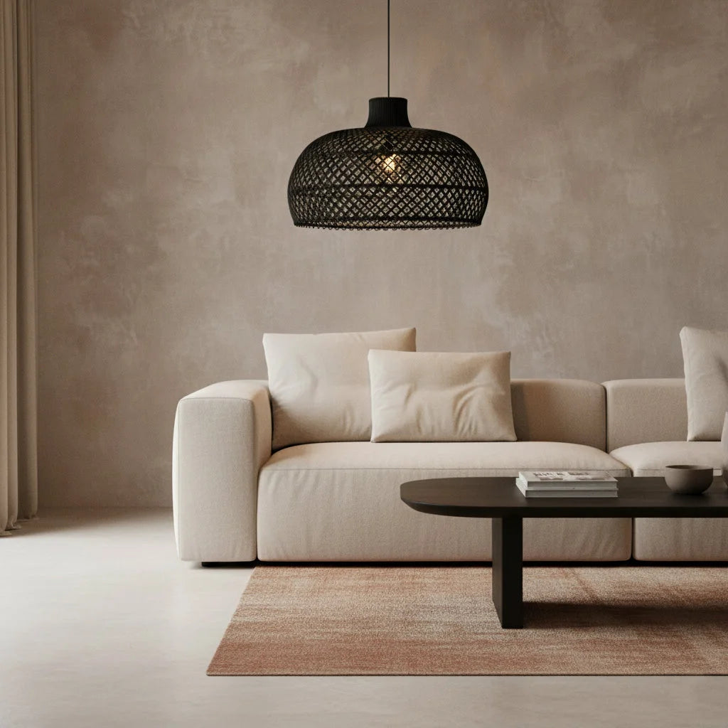 Suspension en rotin noir ajouré forme cloche Ø57 cm