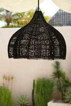 Suspension en rotin noir forme fouet 60x60 cm