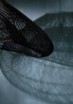 Suspension en rotin noir ajourée XXL Ø120 cm moderne