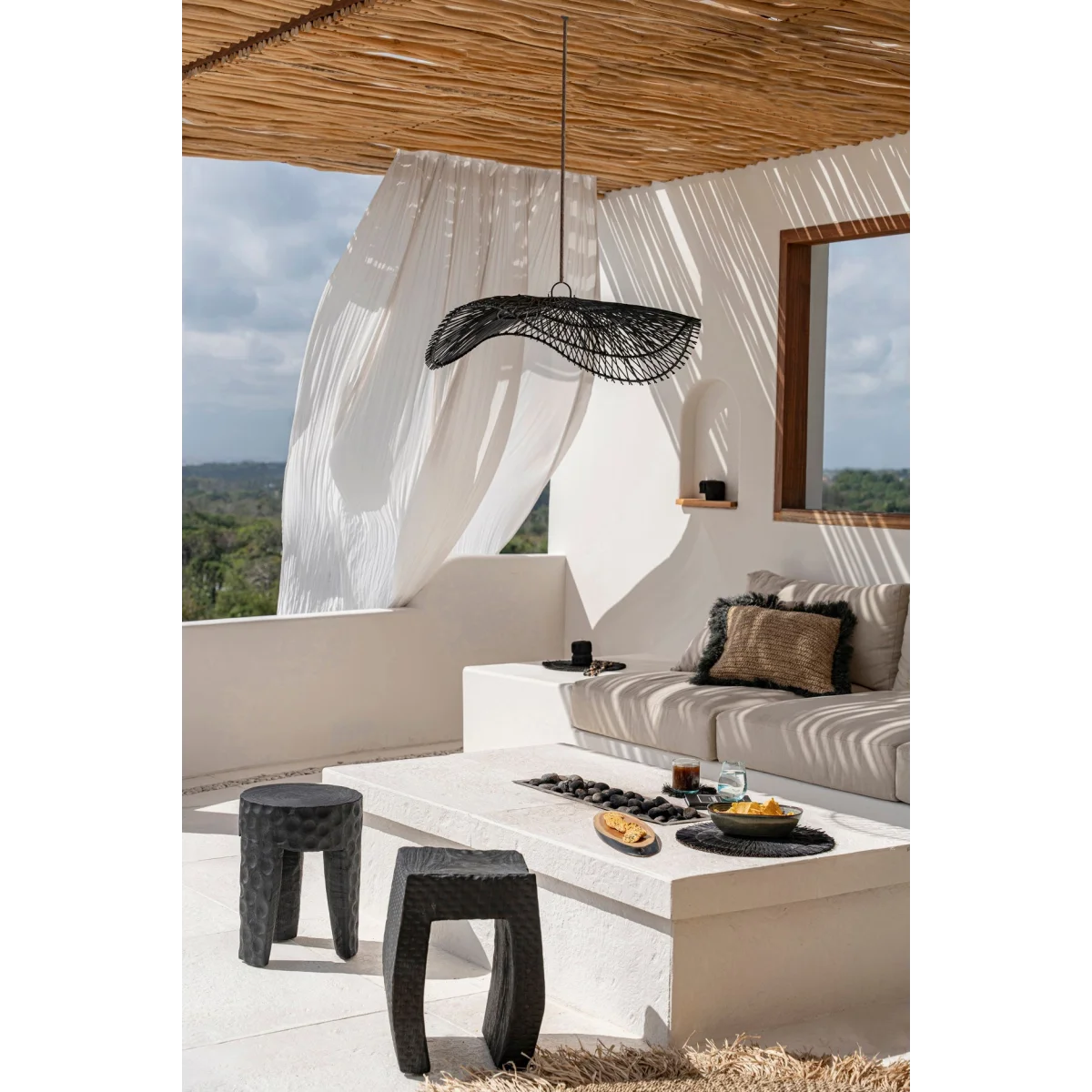 Suspension en rotin noir ondulée avec forme ailée, diamètre 75 cm