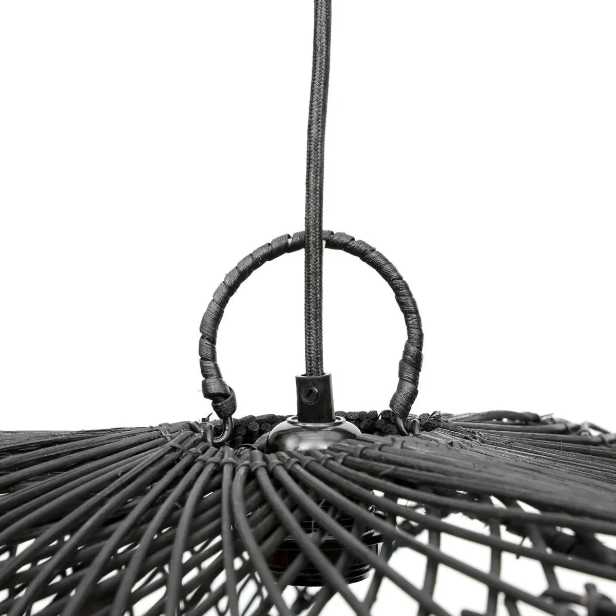 Suspension en rotin noir ondulée avec luminaire en rotin tressé de 75 cm de diamètre