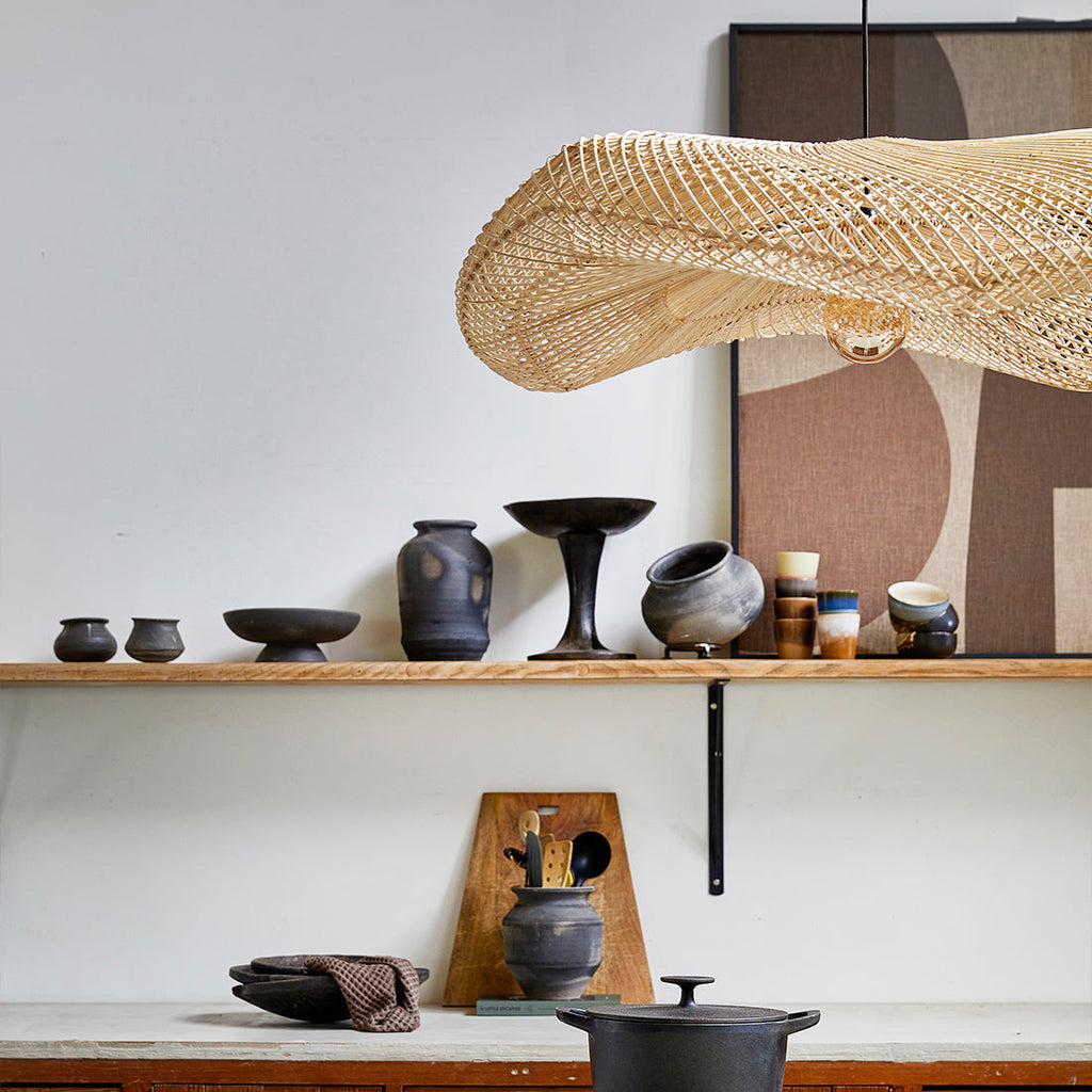 Suspension en rotin ondulé naturel XL, Ø90 cm, forme organique