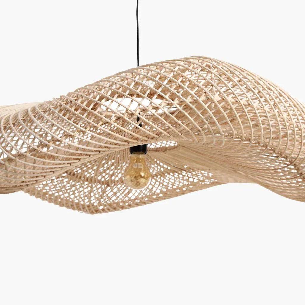 Suspension en rotin ondulé naturel XL, Ø90 cm, forme courbe avec ampoule exposée