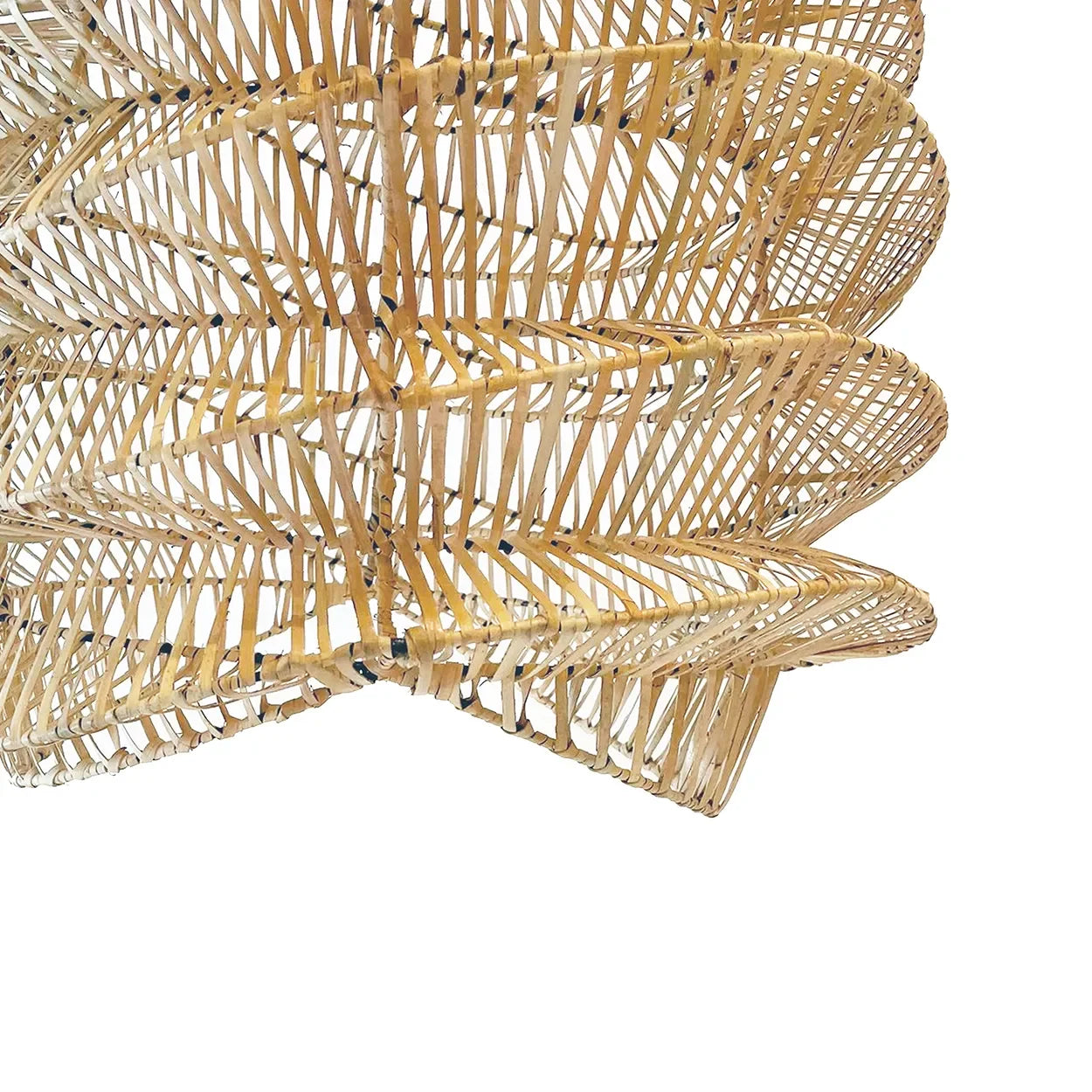 Suspension en rotin ondulé naturel motif spiralé de 55 cm de diamètre