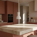 Suspension sablier plâtre blanc texturé 15x21 cm au-dessus îlot cuisine