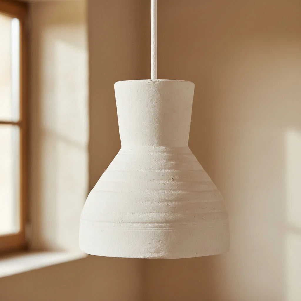 Suspension sablier texturée blanc cassé 15x17 cm en céramique blanche à côtes