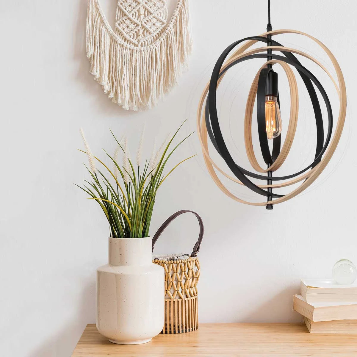 Suspension sphérique bois et métal noir cerceaux entrelacés Ø45 cm pour décoration intérieure