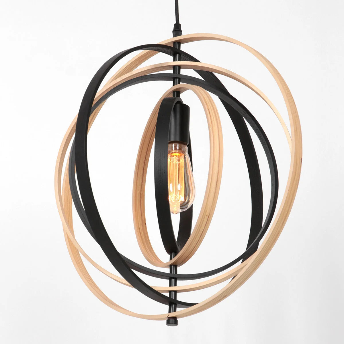 Suspension sphérique en bois et métal noir avec cerceaux entrelacés, diamètre 45 cm