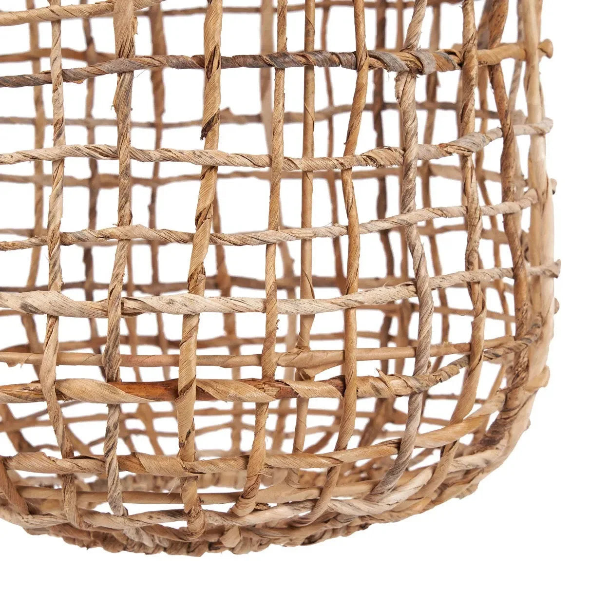 Suspension tressée en feuilles de bananier naturelle forme capsule ajourée – H57 cm
