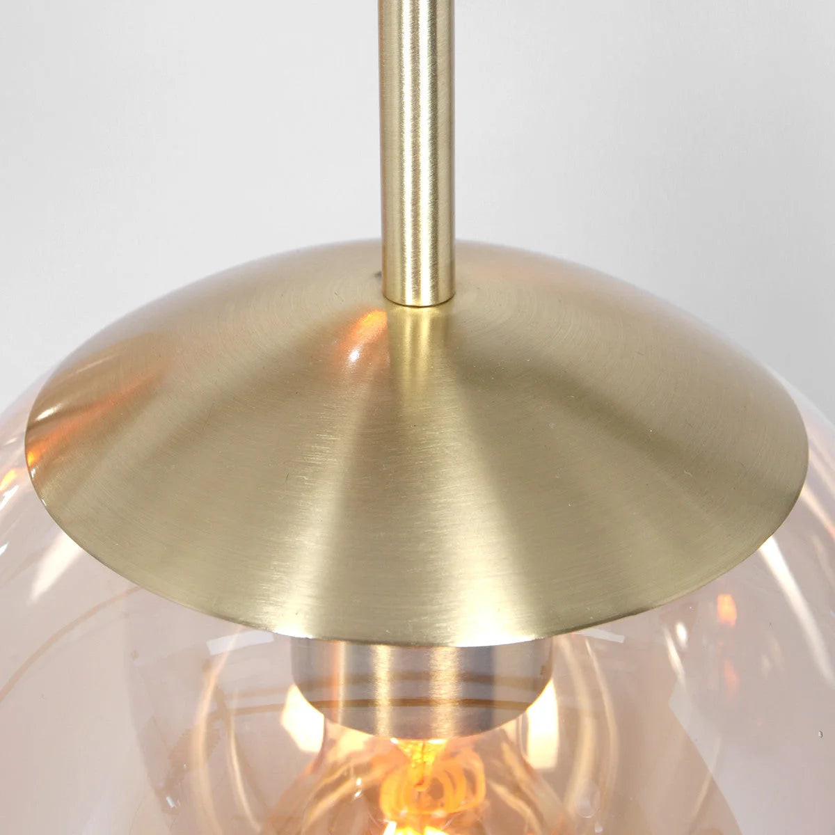 Suspension verre ambré et laiton multiglobes avec luminaires en or pour hauts plafonds