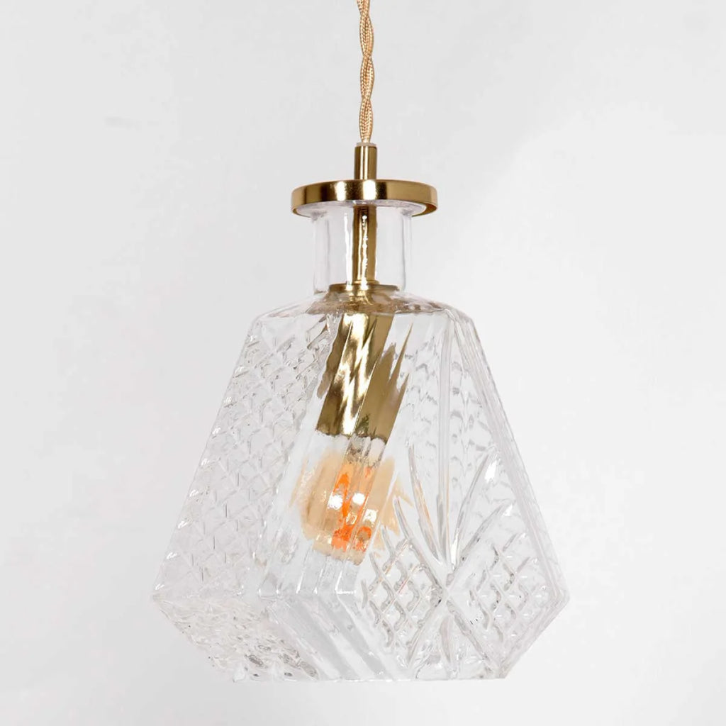 Suspension verre facetté avec fixation en laiton doré et ampoule à filament exposé