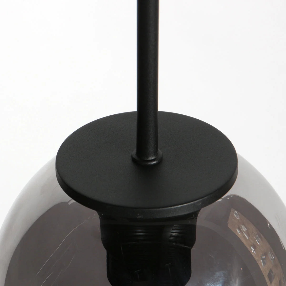 Suspension verre fumé goutte noire pour cuisine ou salle à manger illuminant élégamment
