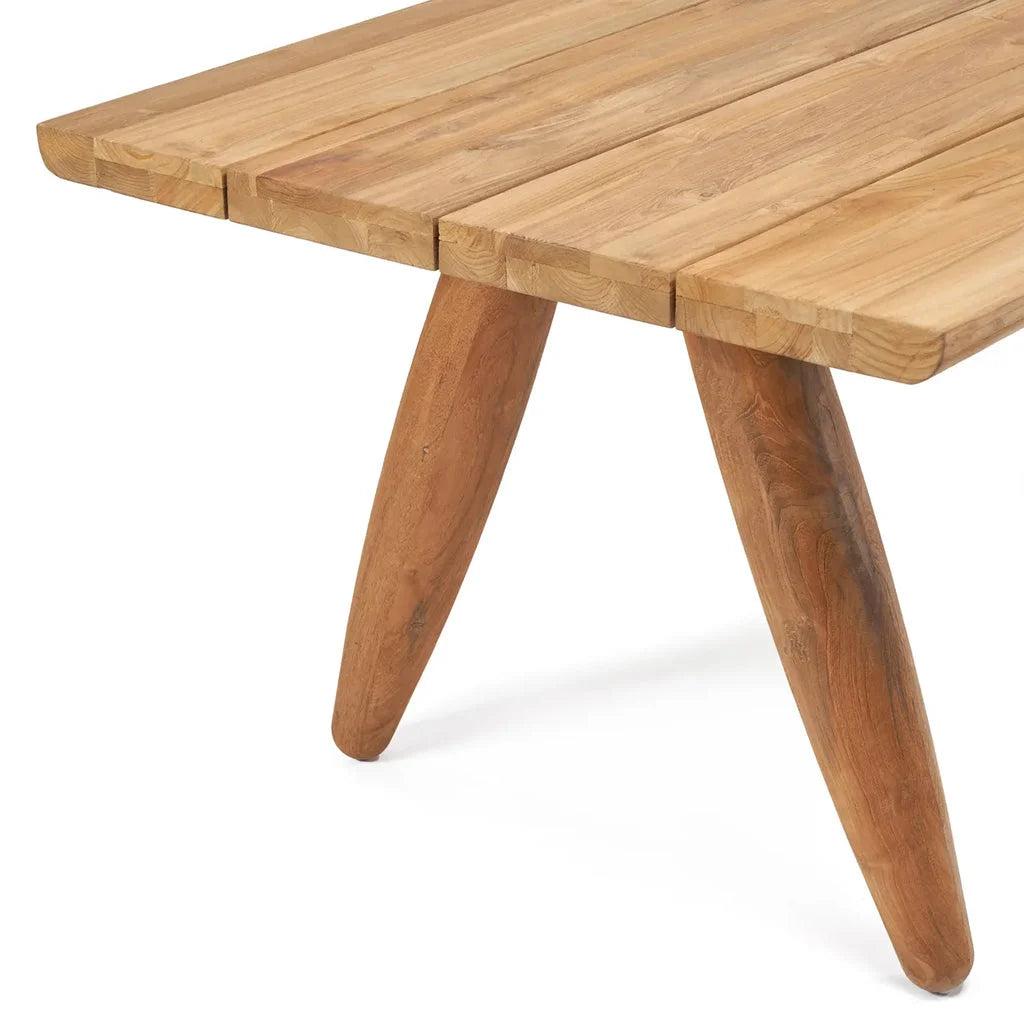 Table en bois avec lattes et jambes courbes pour la salle à manger extérieure La table à manger Matita Extérieur 40