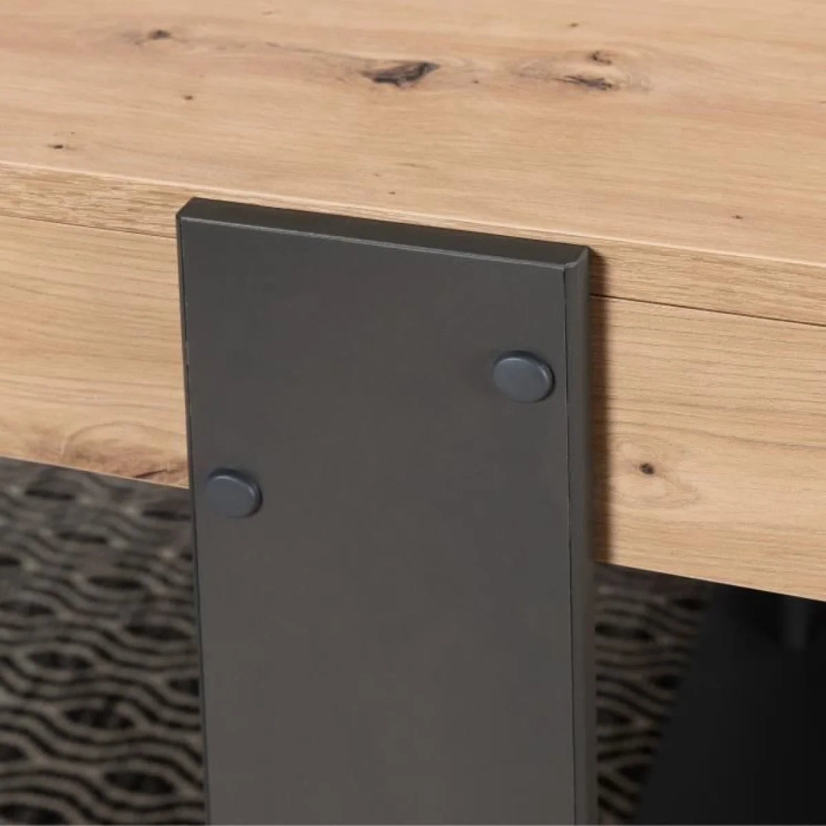 Table à manger rectangulaire en bois de chêne et métal noir avec coin en métal gris