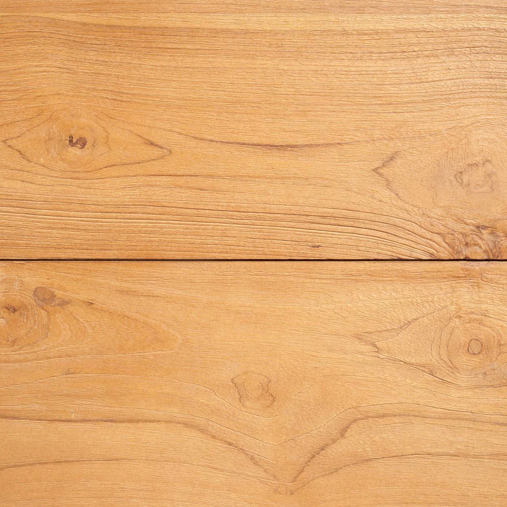 Planches en bois clair avec grain et nœuds visibles pour la table à manger en teck