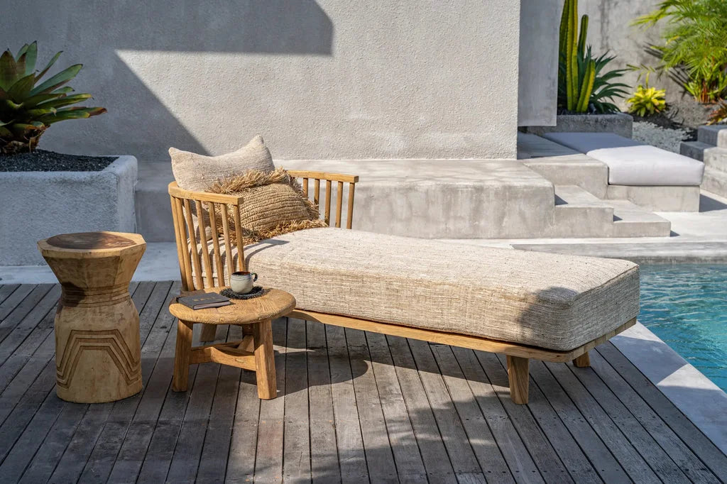 Chaise longue d’extérieur avec cadre en bois du produit La table basse Fusuma